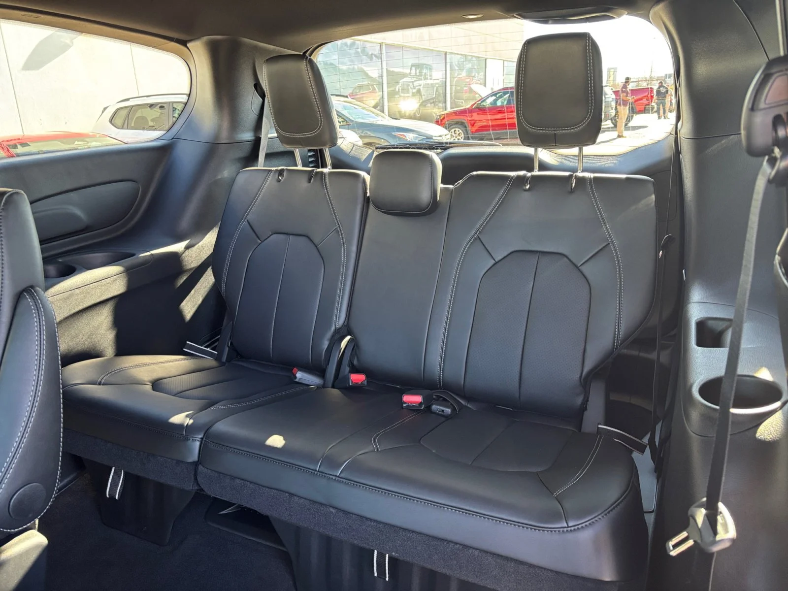 New 2027 BRIGHT WHITE Chrysler SXT image 23