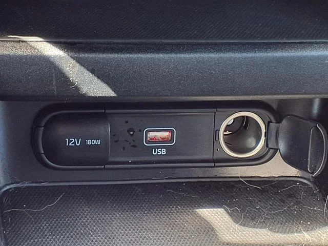 Used 2023 Red Kia LXS image 17