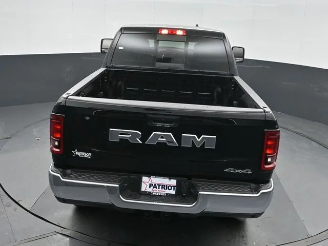 New 2026 Diamond Black Crystal Pearl-Coat Exterior Paint RAM Tradesman image 32
