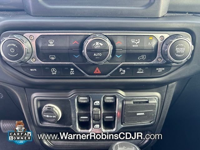 Used 2021 White Jeep Unlimited Sahara image 12
