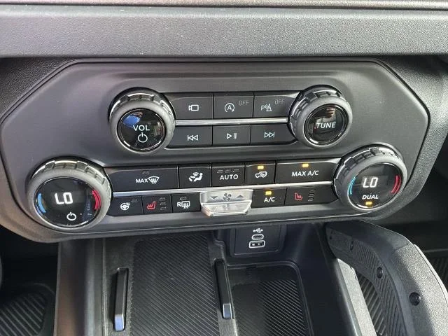 New 2026 Desert Sand Ford Badlands® image 40