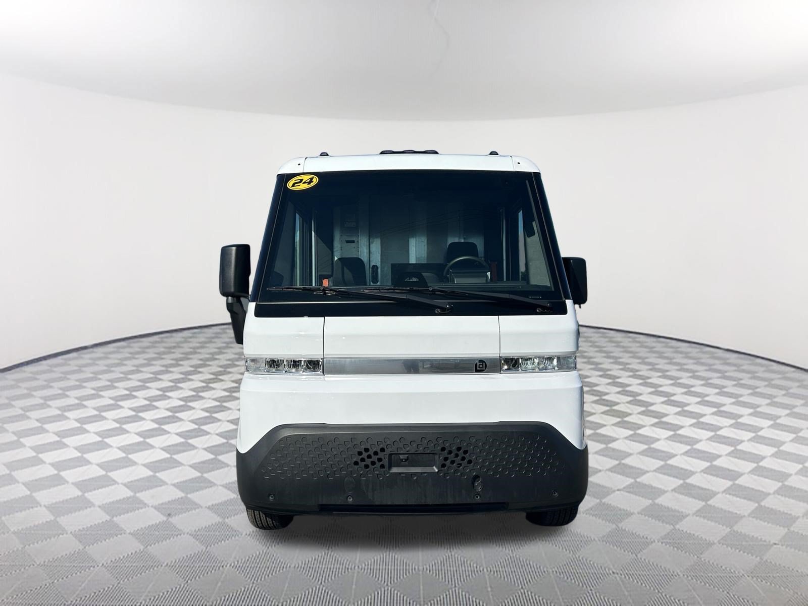 Used 2024 Oyster White Chevrolet Zevo 600 eAWD image 2