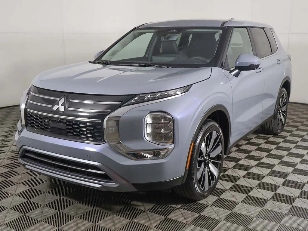New 2026 Gray Mitsubishi SE 1.5T 2WD image 10