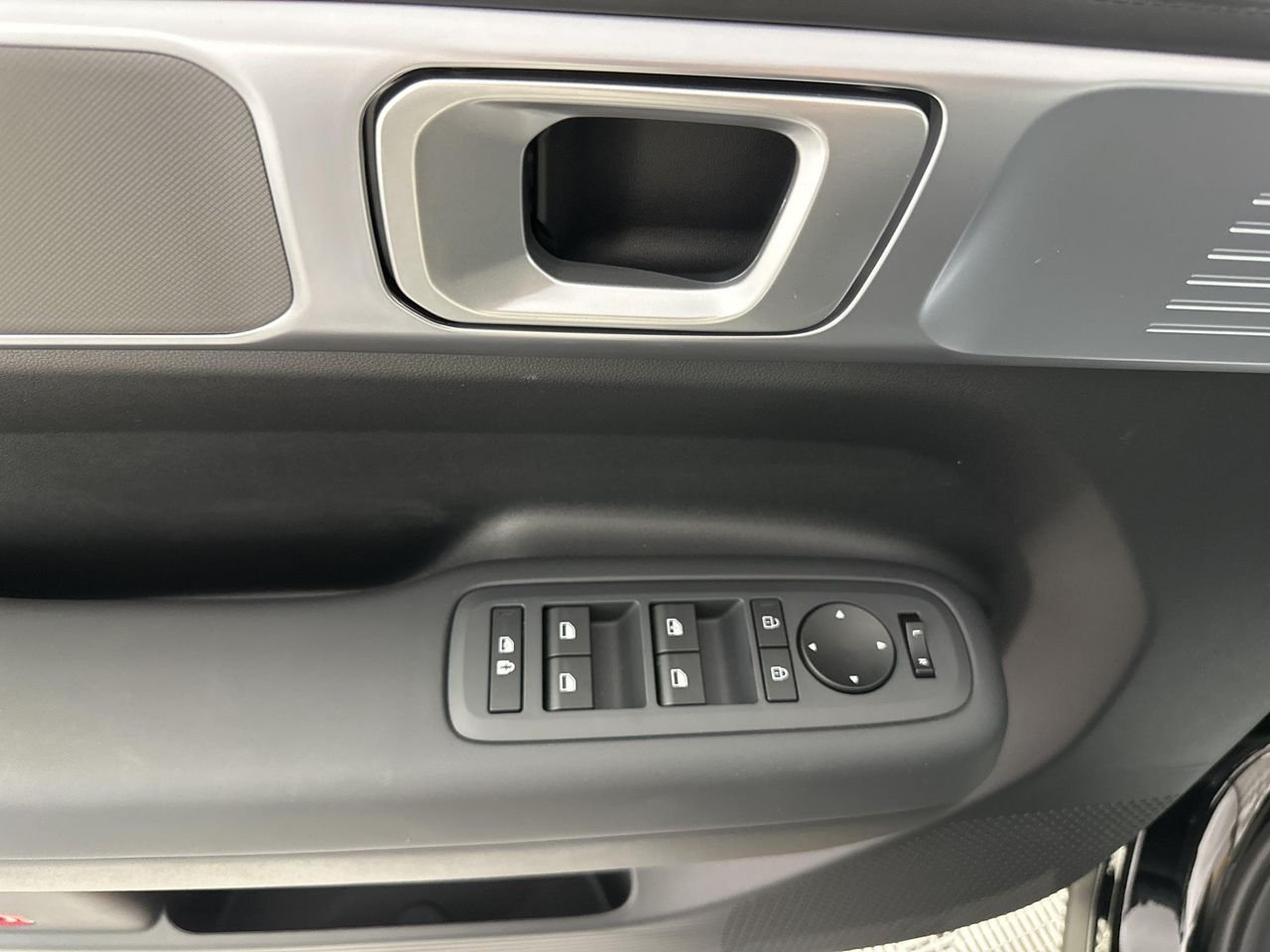 New 2026 Phantom Black Hyundai SE image 11