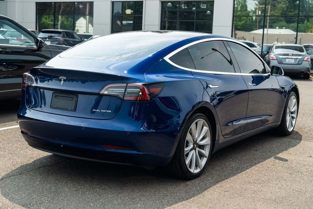 Used 2019 Deep Blue Metallic Tesla Performance image 5