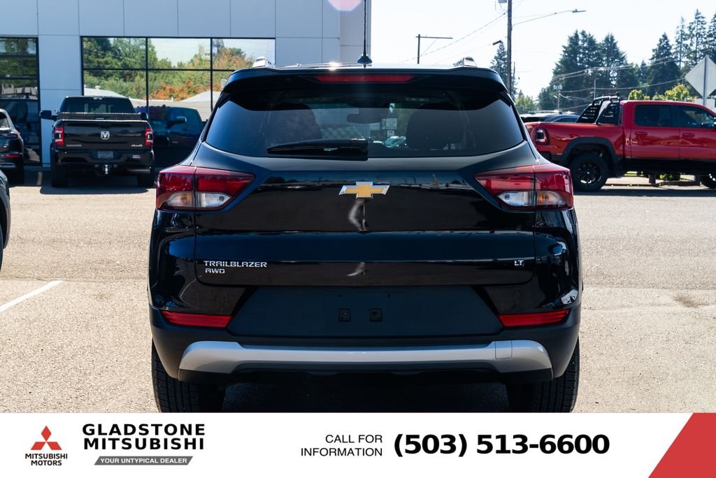Used 2025 Black Metallic Chevrolet LT image 6