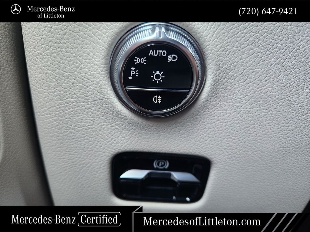 Certified Used 2024 White Mercedes-Benz GLC 300 image 21