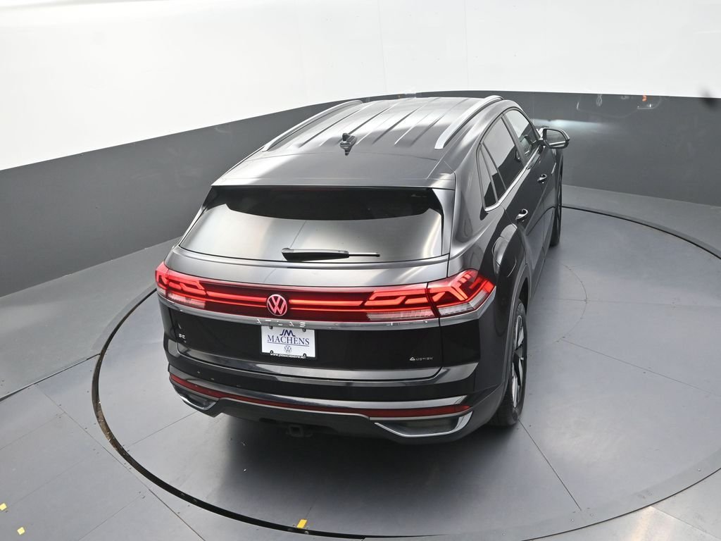 Used 2026  Volkswagen SE w/Technology image 21