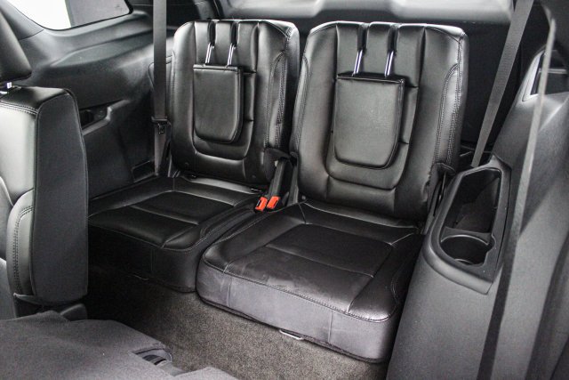 Used 2018 White Platinum Clearcoat Metallic Ford XLT image 13
