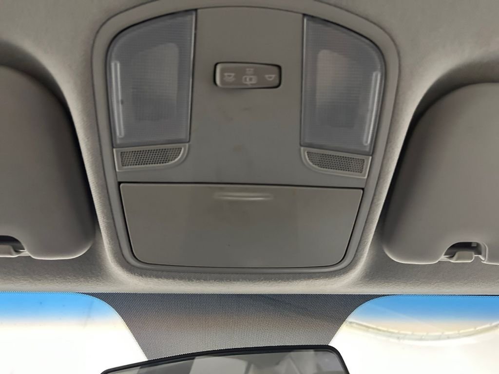 Used 2019 Silver Kia S image 29