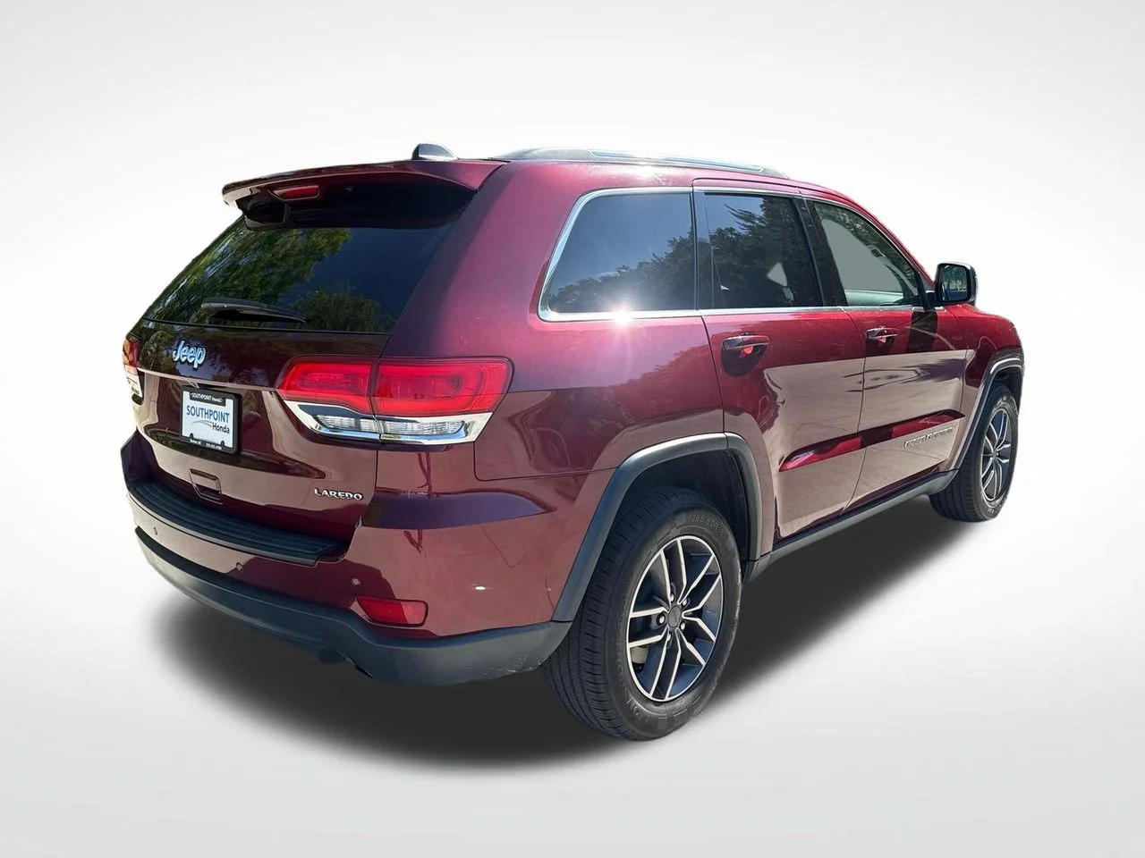 Used 2019 Red Jeep Laredo E image 9