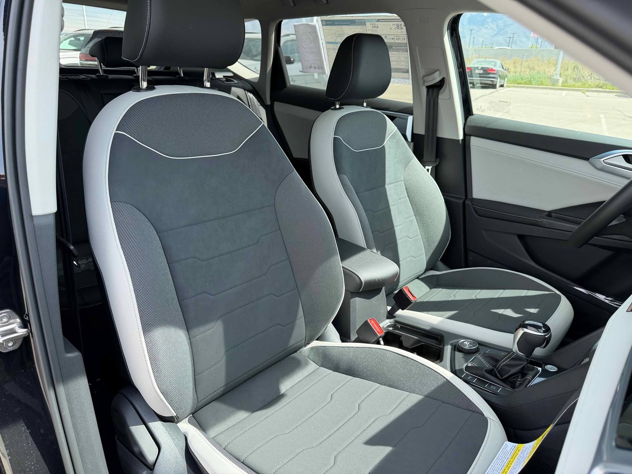New 2026 Deep Black Volkswagen SE image 31