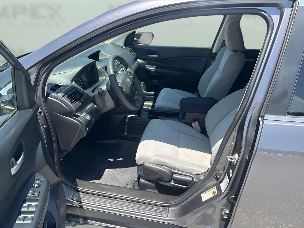 Used 2016  Honda SE image 9