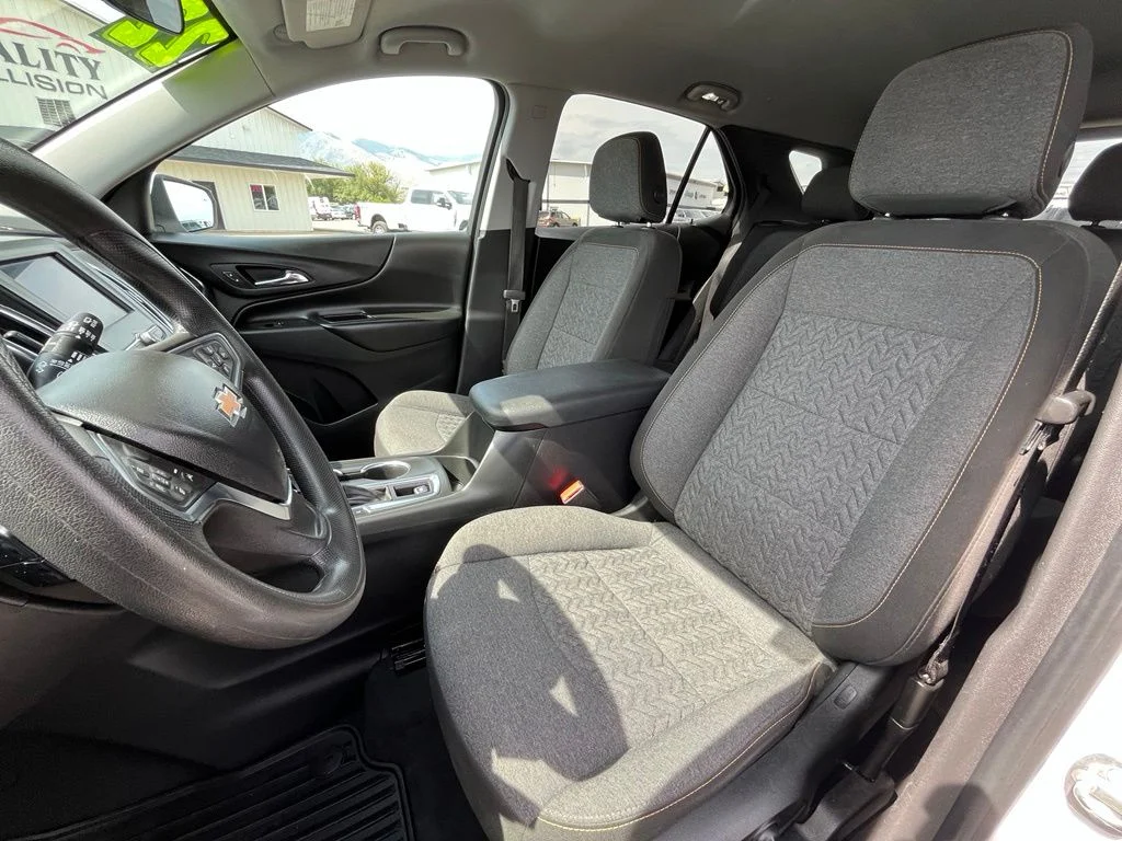 Used 2022 White Chevrolet LT image 9