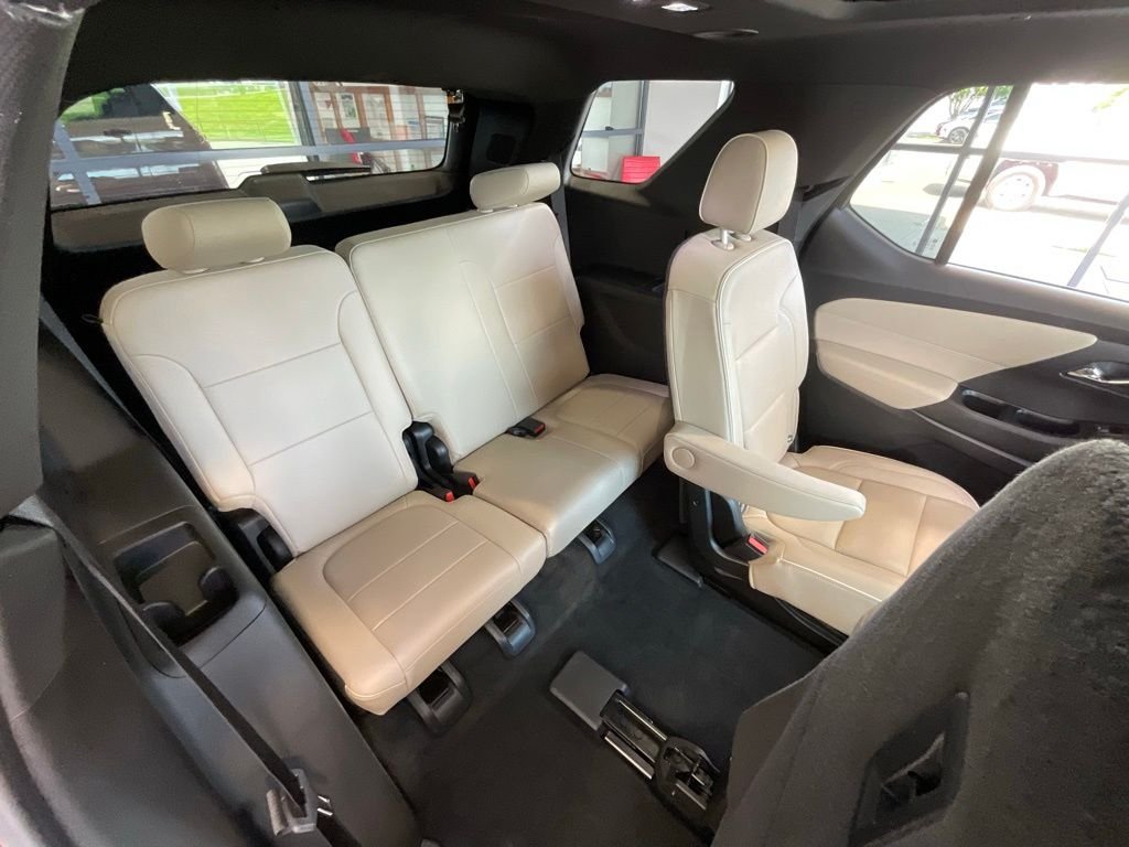 Used 2023 Red Chevrolet Premier image 21