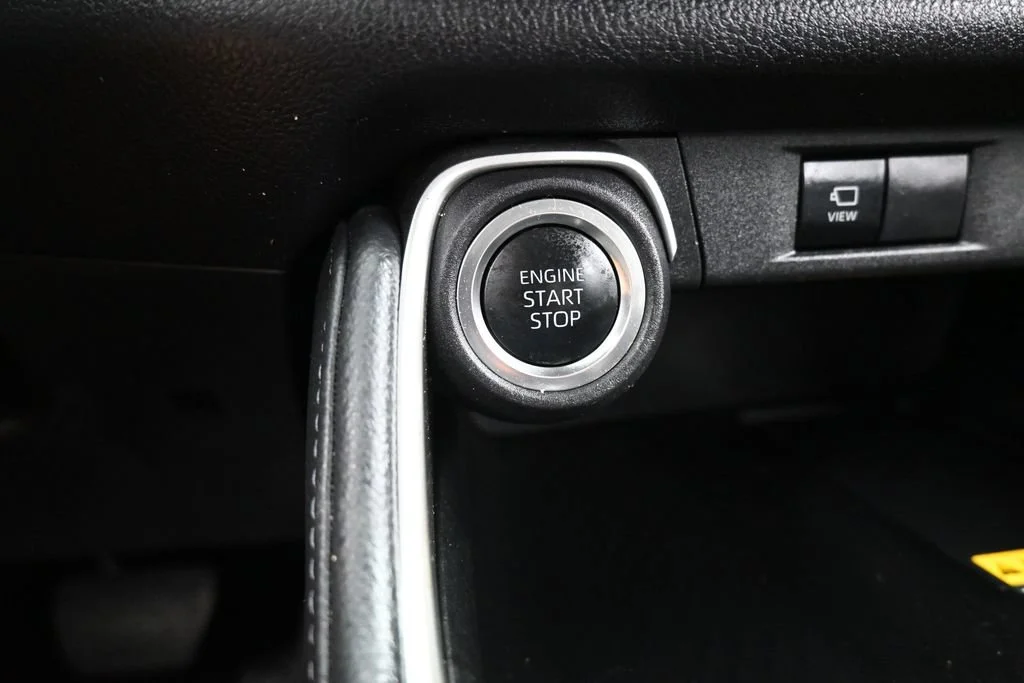 Used 2025 Cloud Toyota Limited image 32