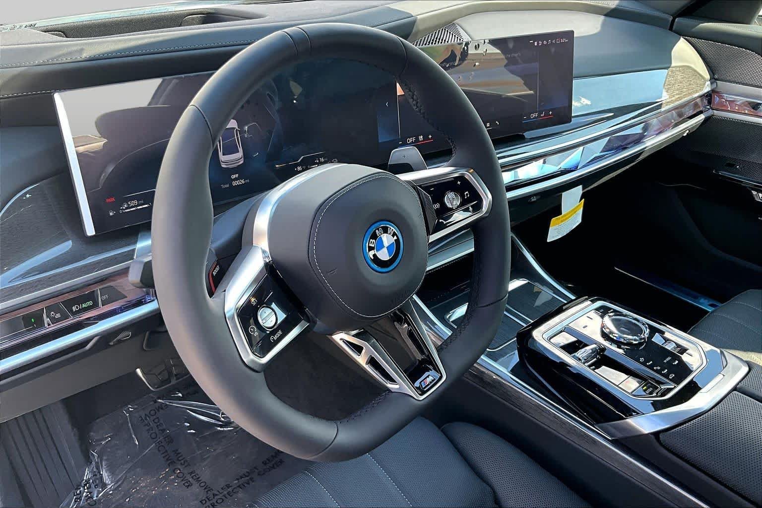 New 2026 Mineral White Metallic BMW 750e xDrive image 8