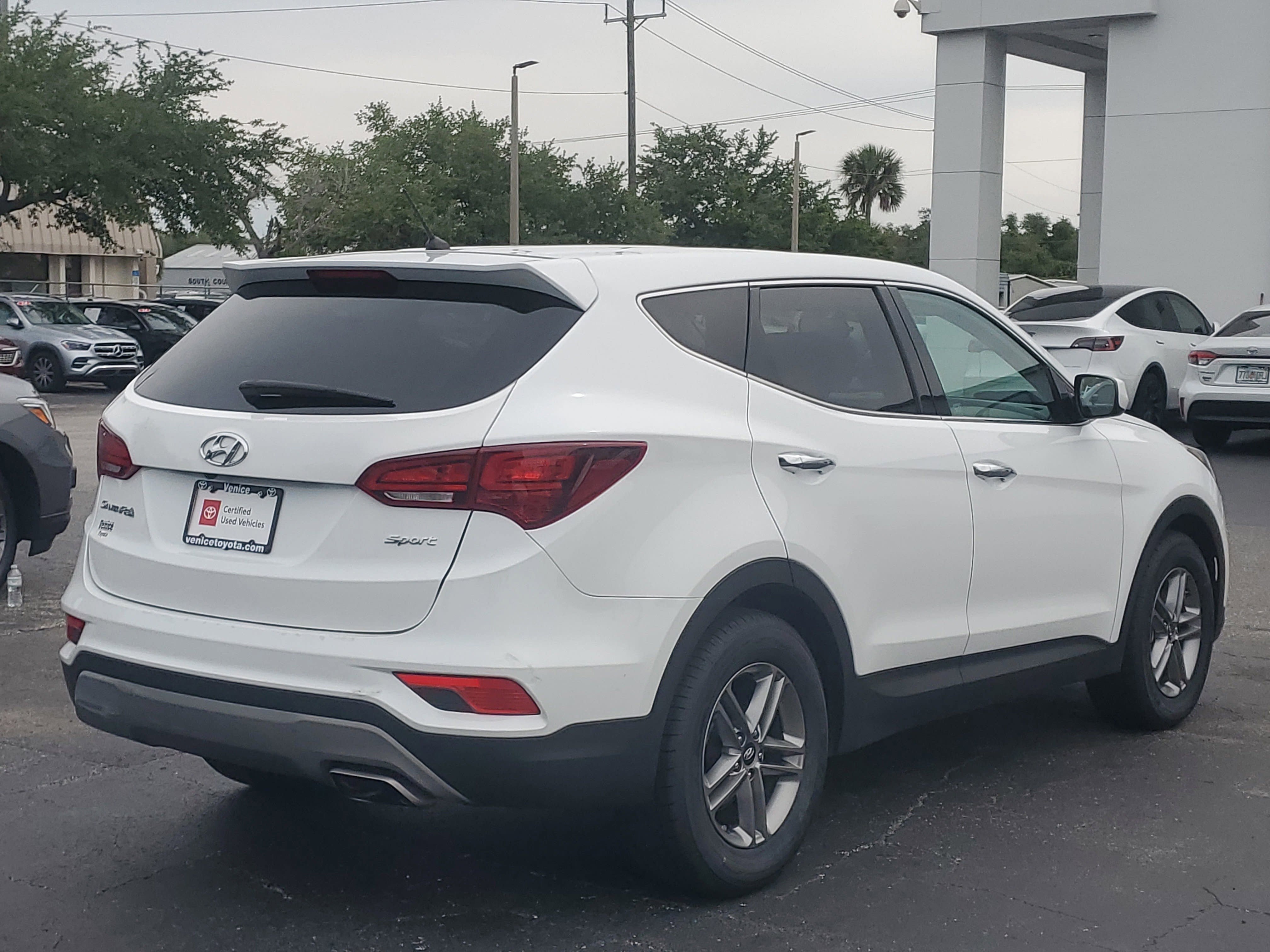 Used 2018 Pearl White Hyundai 2.4L image 6