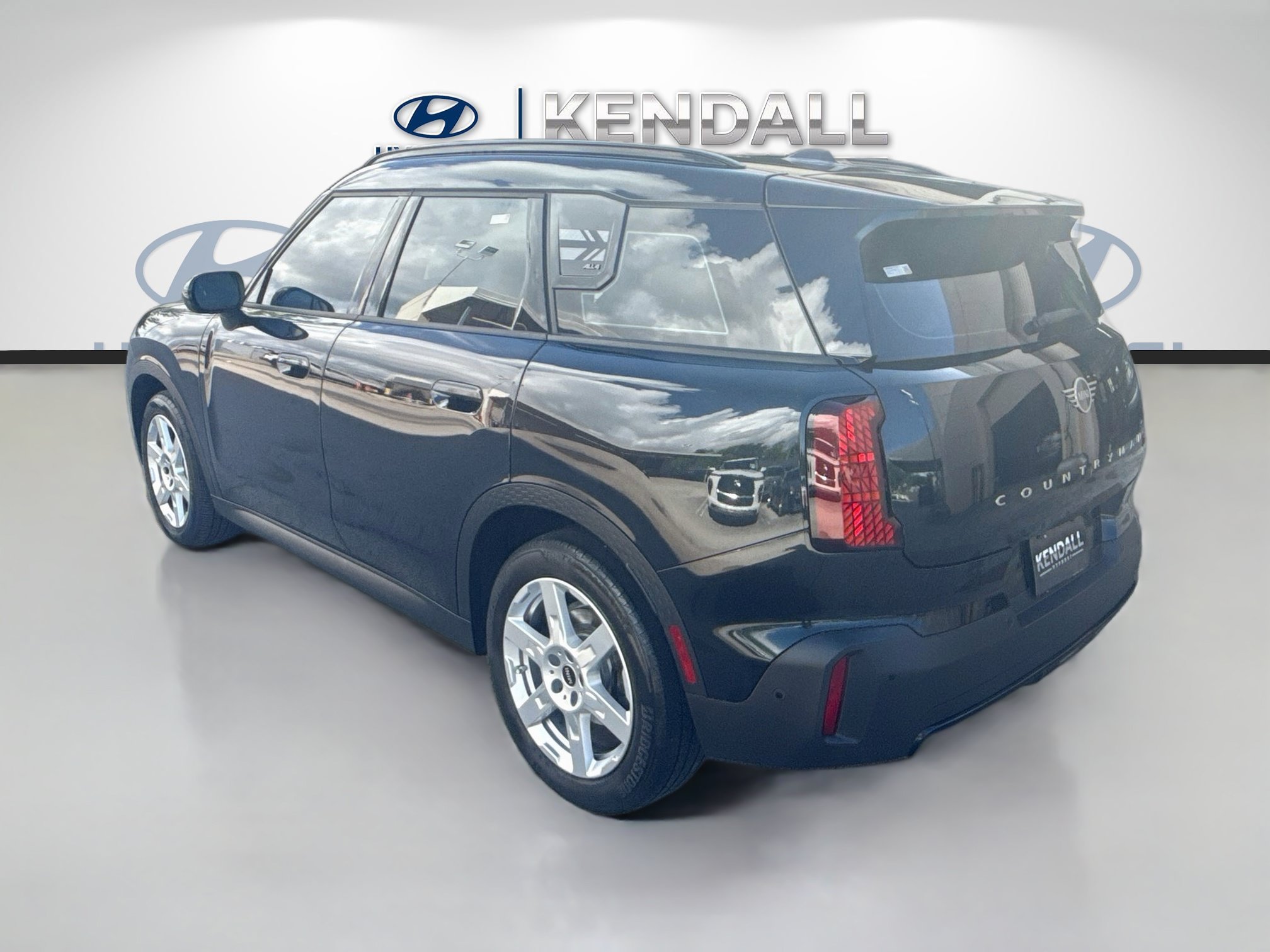 Used 2025 Midnight Black MINI S image 4