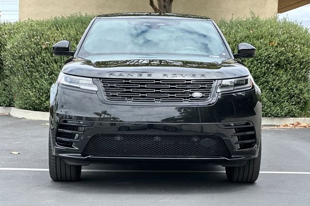New 2026 Santorini Black Land Rover Dynamic SE image 8