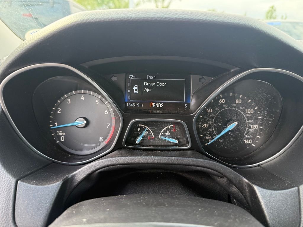 Used 2018 Silver Ford SEL image 9