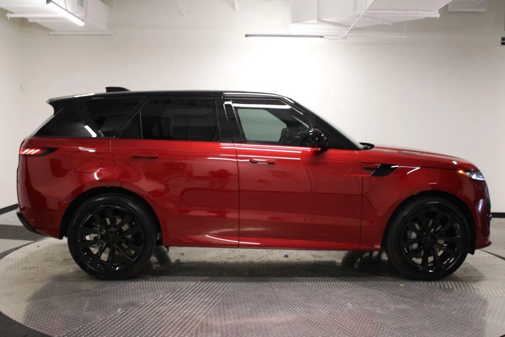 New 2026 Firenze Red Land Rover Dynamic SE image 8