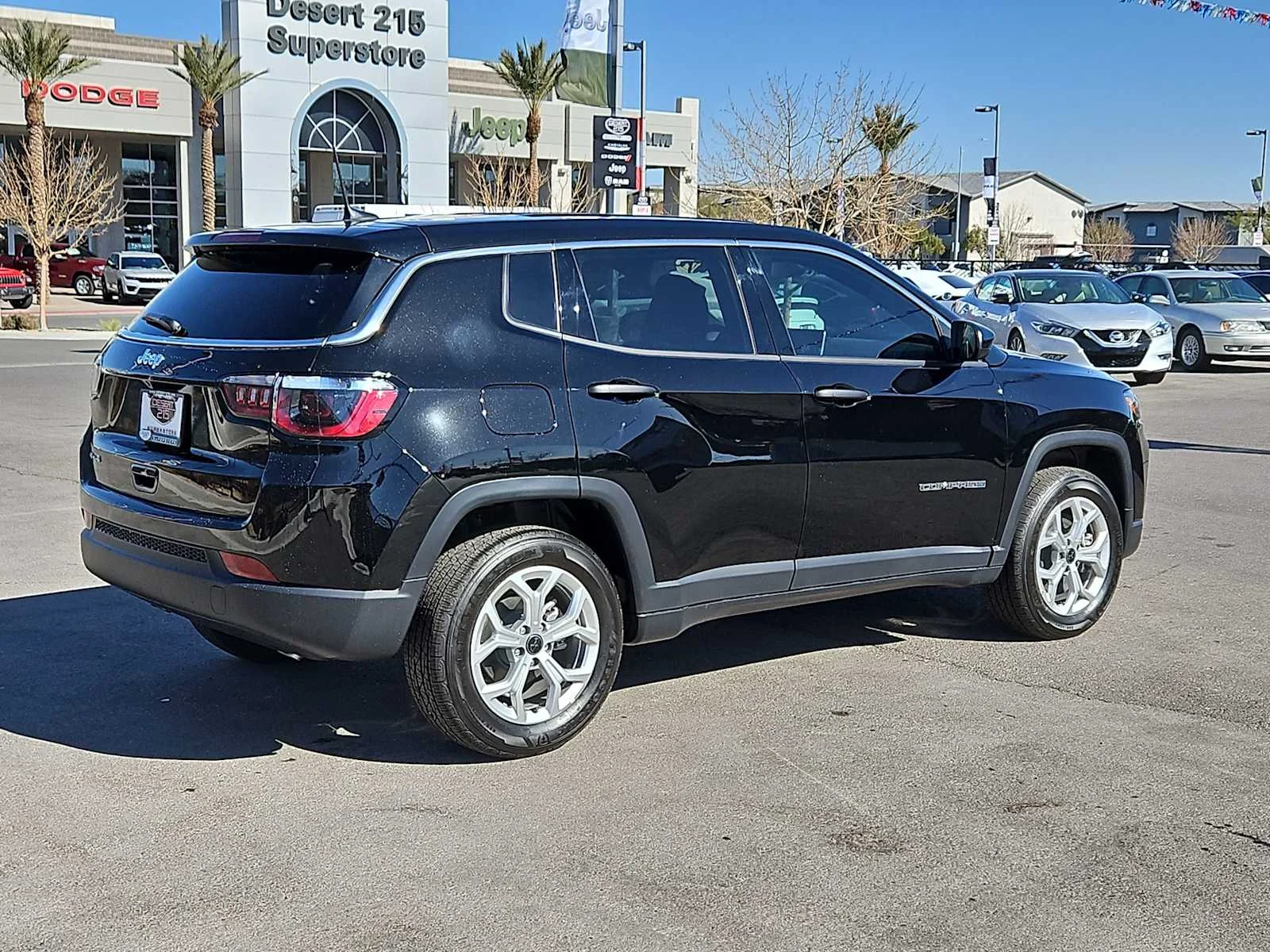 Used 2025 Diamond Black Crystal Pearlcoat Jeep Sport image 8
