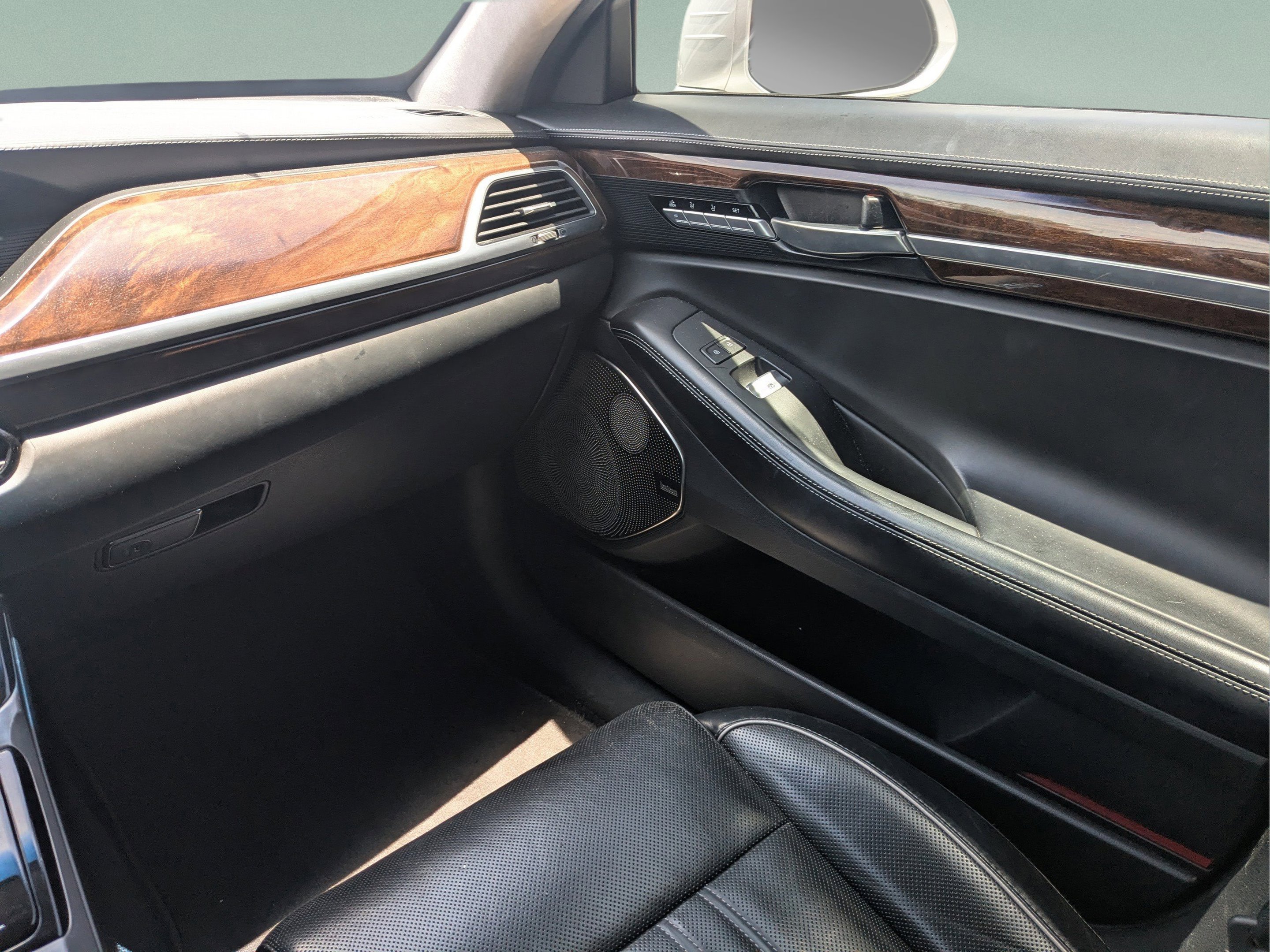 2018 GENESIS G90 Premium - Photo 15