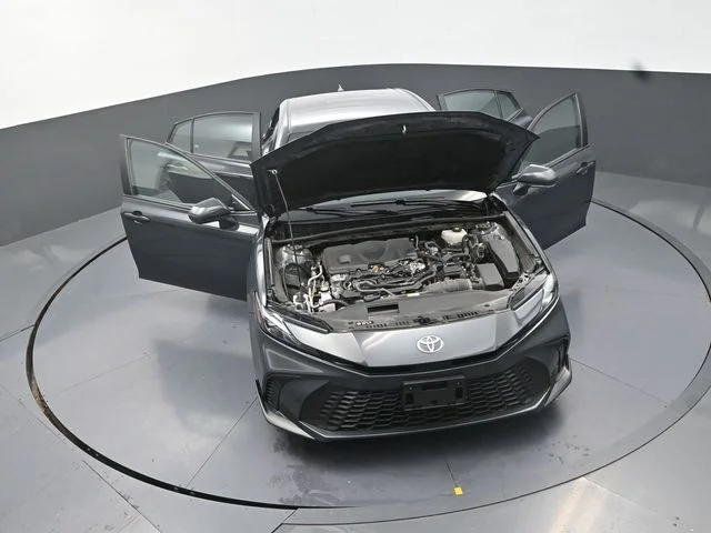 Used 2025  Toyota SE image 39