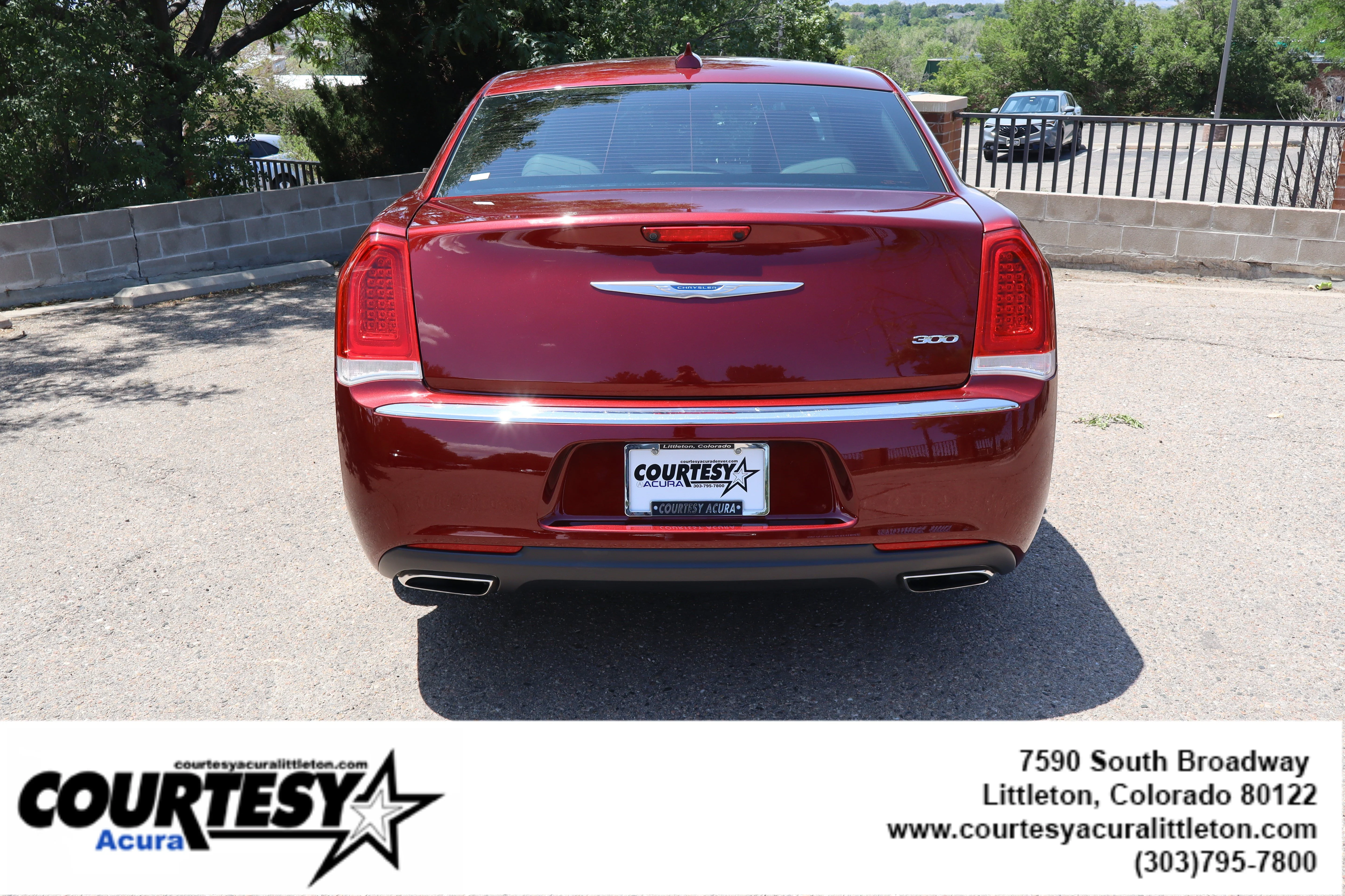 Used 2020 Velvet Red Pearlcoat Chrysler Limited image 5