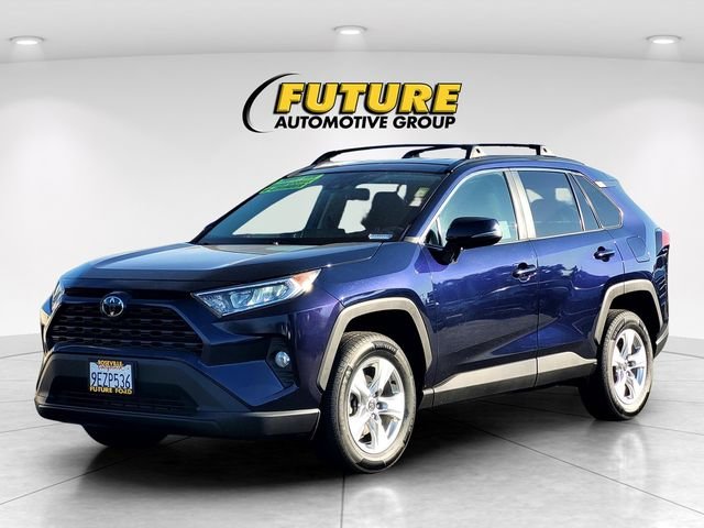 Used 2020  Toyota XLE image 7