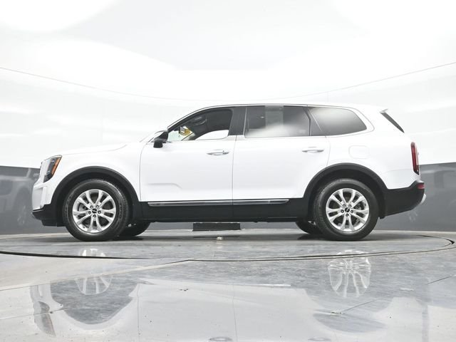 Used 2022 White Kia LX image 20