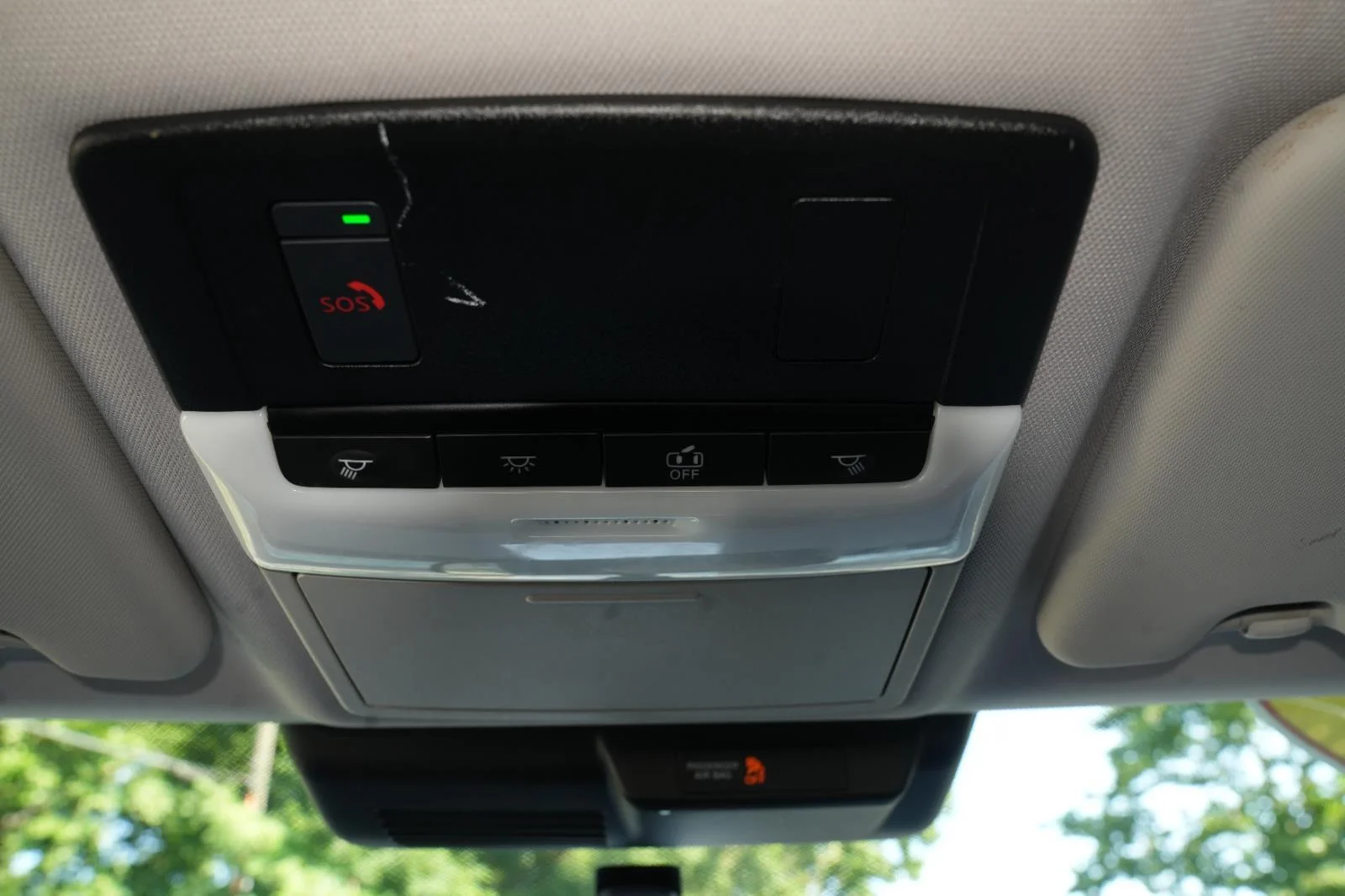 Used 2024 Silver Mitsubishi ES image 25