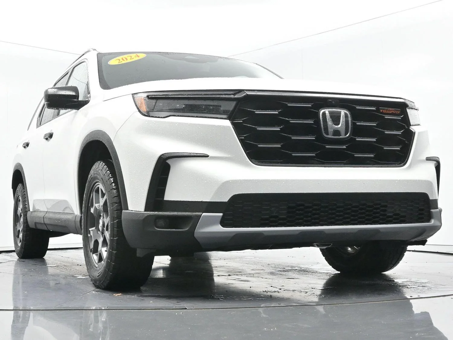 Used 2024 Platinum White Pearl Honda TrailSport image 55