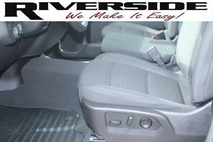 Used 2024 Lakeshore Blue Metallic Chevrolet LT (2FL) image 13