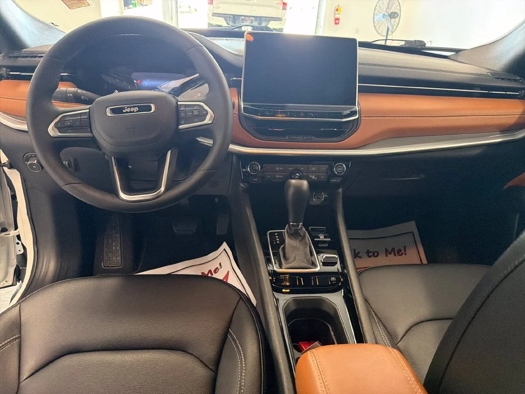 Used 2025 White Jeep Limited image 16