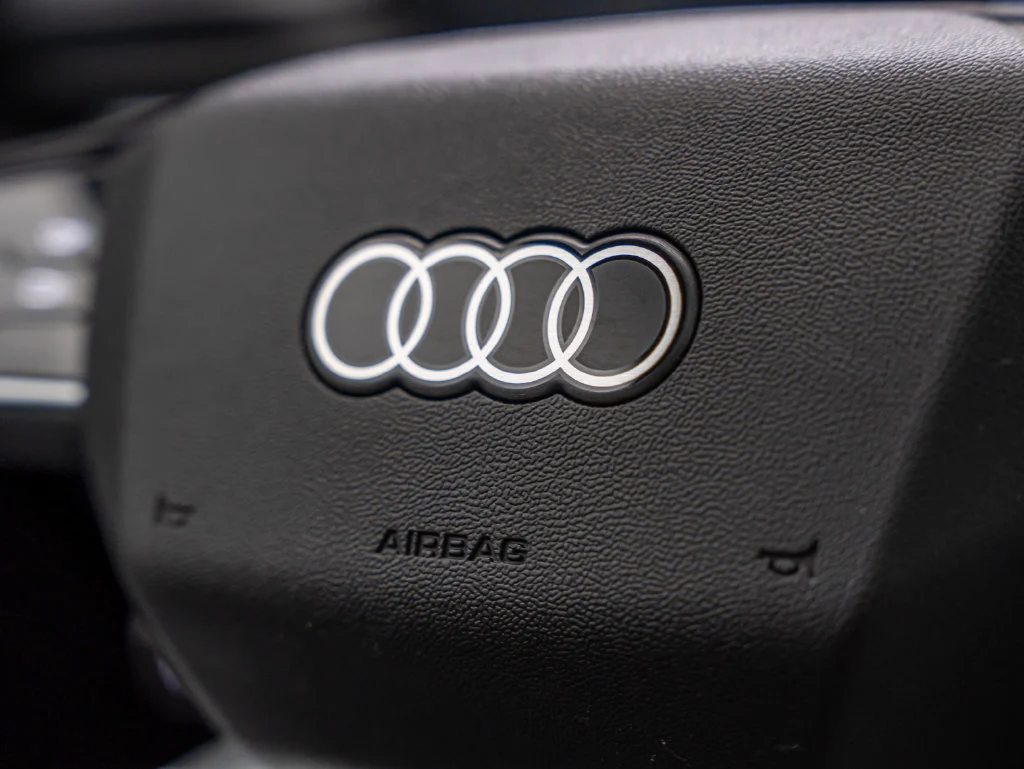 Used 2025 Mythos Black Metallic Audi 2.0T Premium Plus image 31