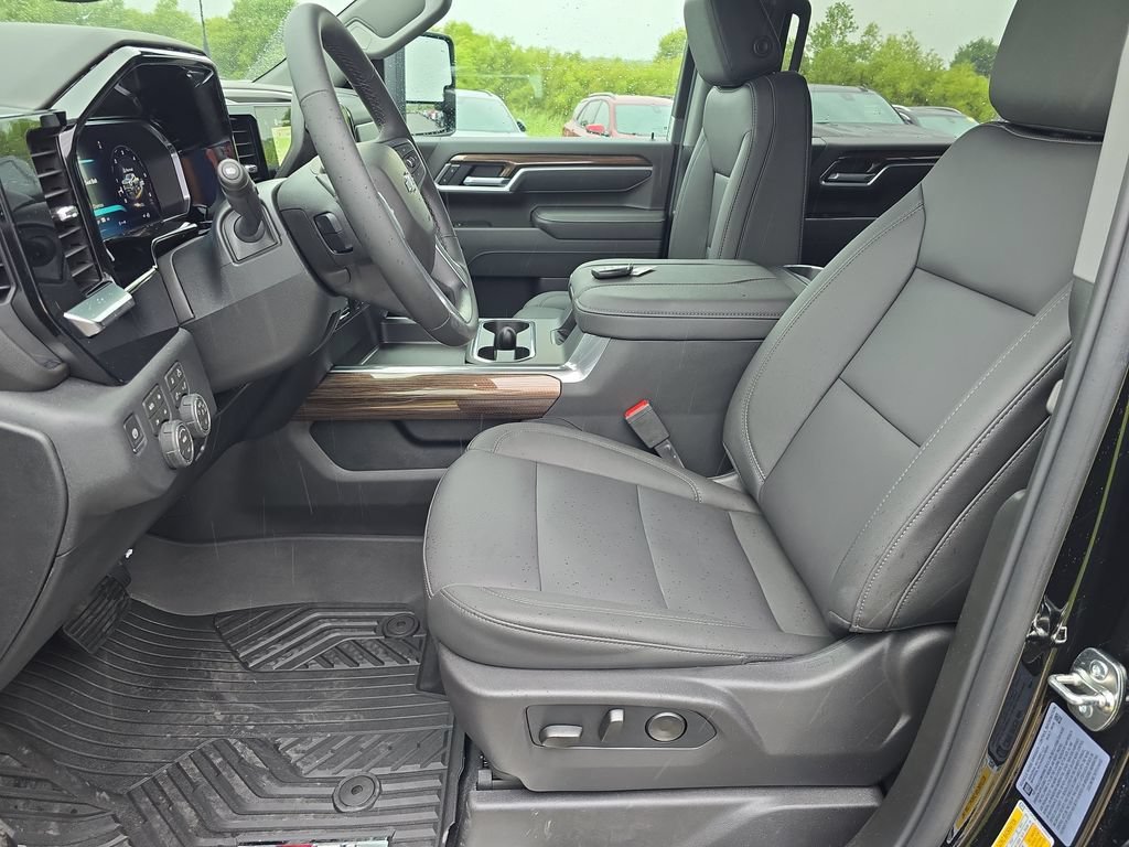 New 2026 Black Chevrolet LT image 23