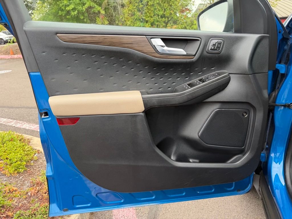 Used 2020 Blue Metallic Ford Titanium image 11