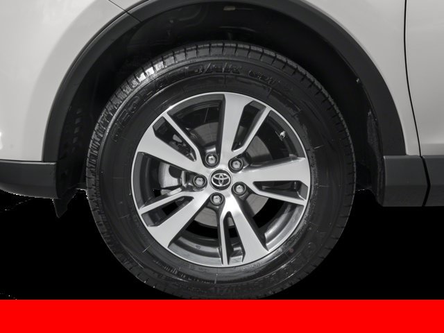 Used 2018 Gray Toyota XLE image 13