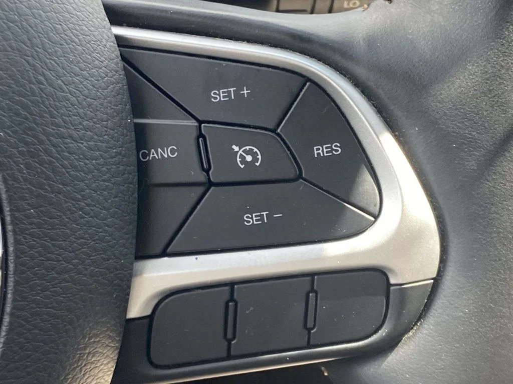 Used 2019 Red Jeep Limited image 29