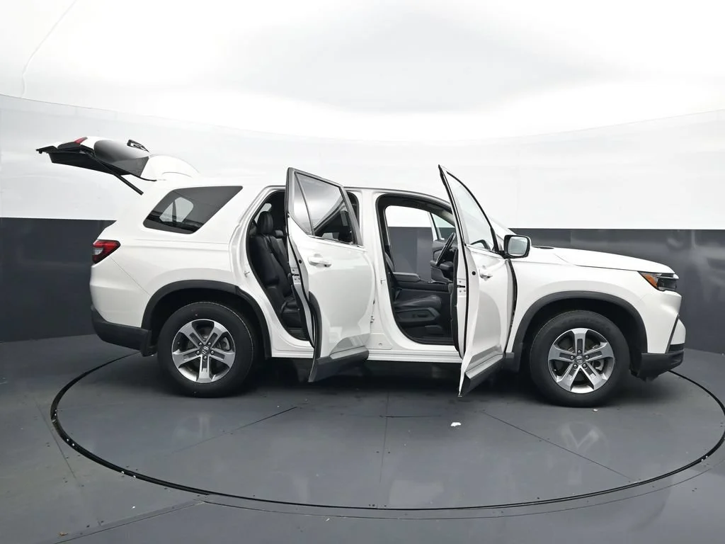 Used 2024 Platinum White Pearl Honda EX-L image 47