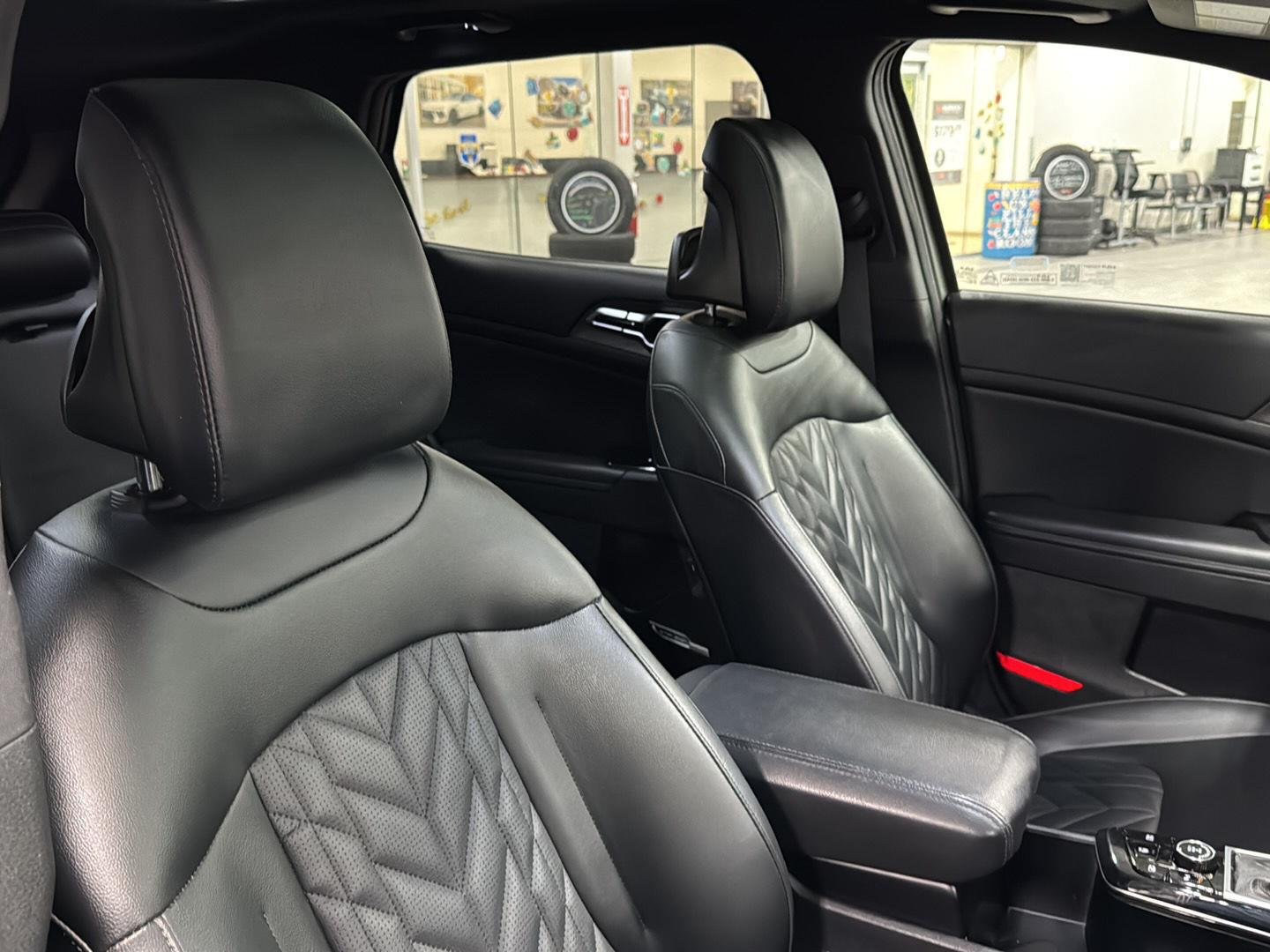 Used 2024 Jungle Green/Ebony Black Roof Kia X-Pro Prestige image 24