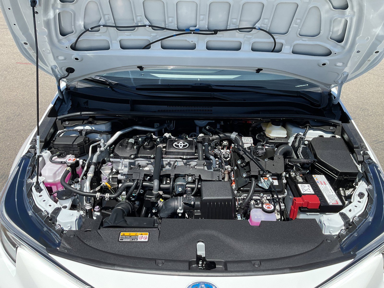 Certified Used 2025 Ice Toyota Hybrid SE image 12
