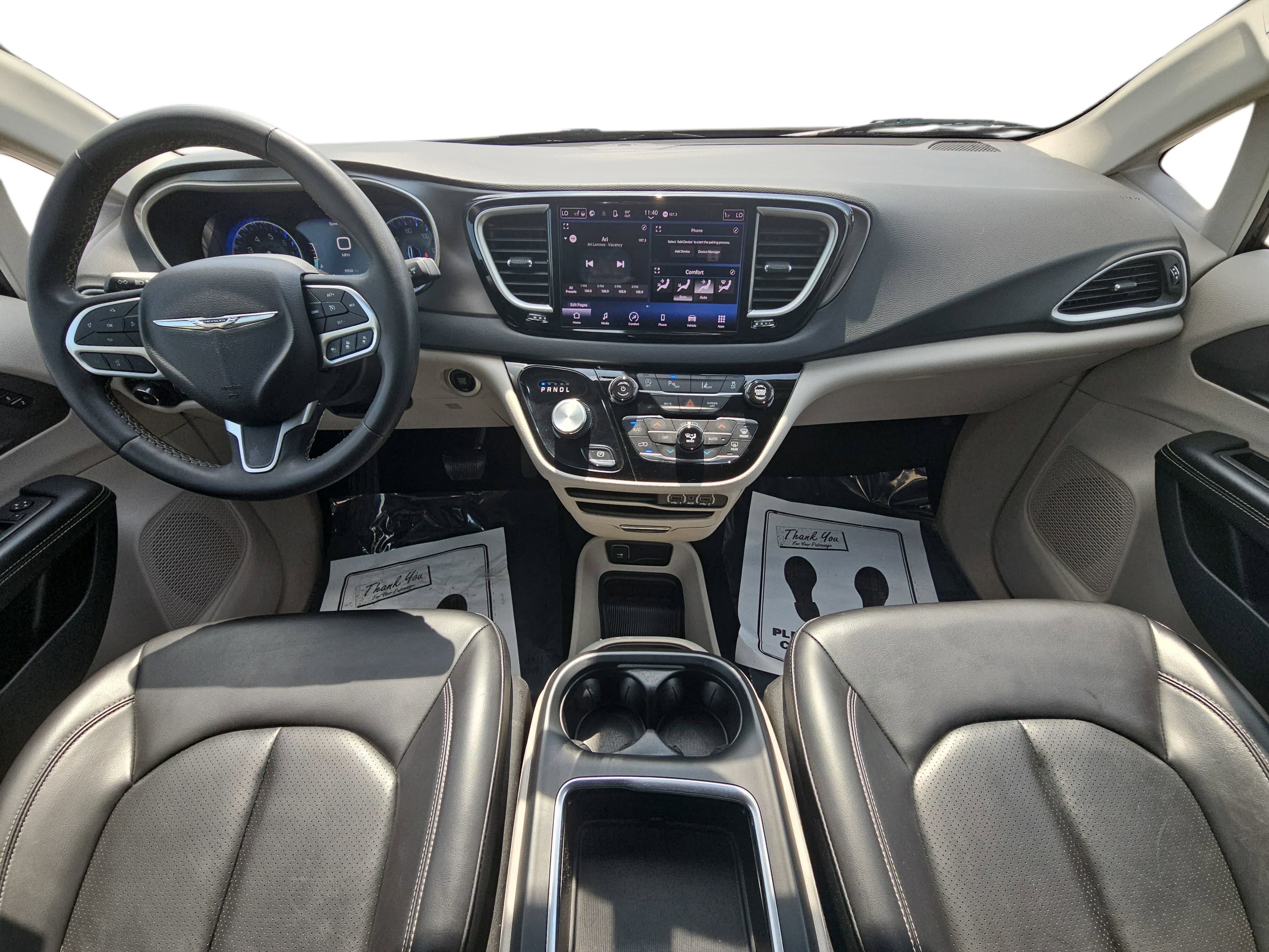 Used 2023 Brilliant Black Crystal Pearlcoat Chrysler Touring L image 9