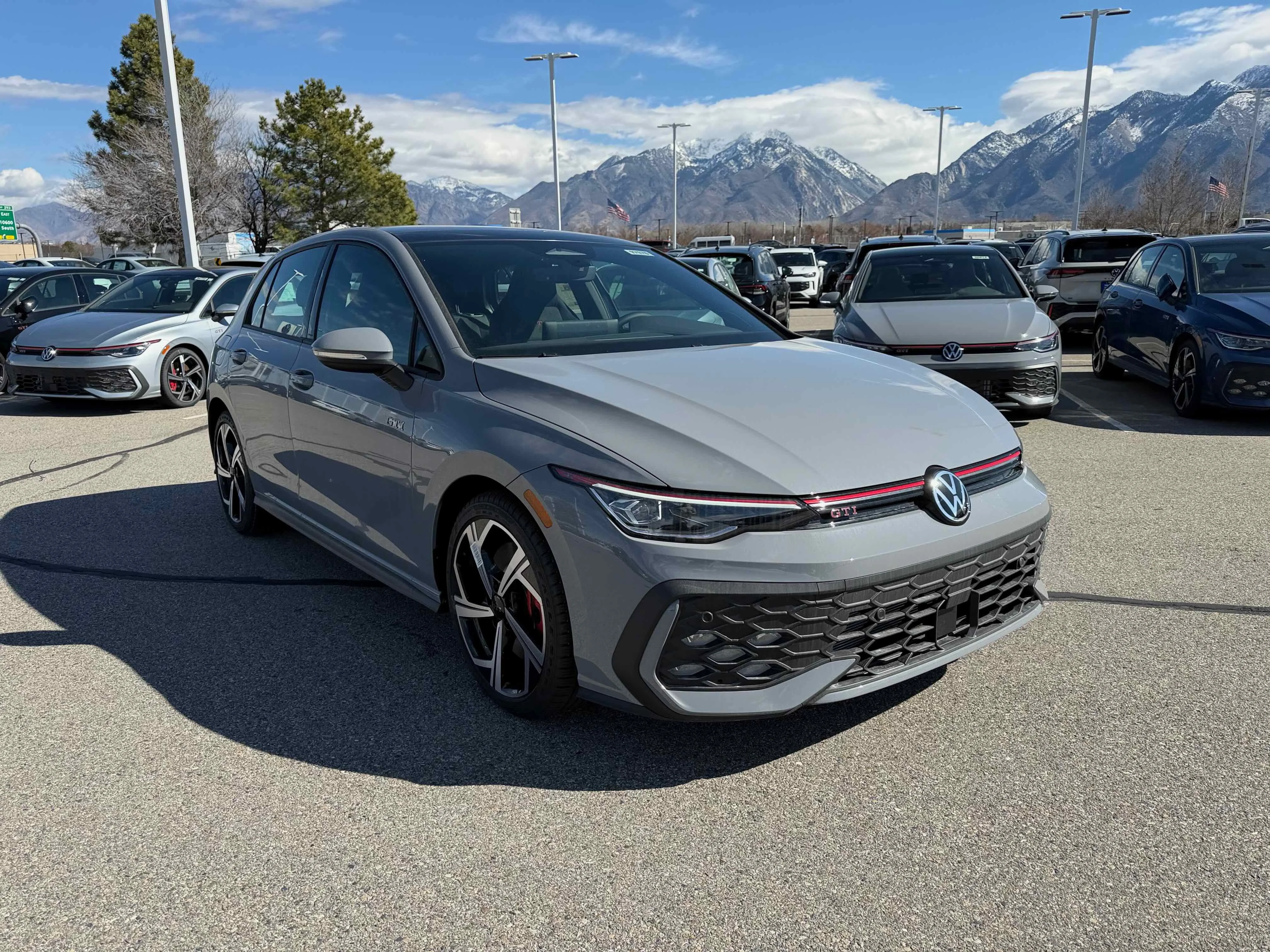 New 2026 Moonstone Volkswagen SE image 9