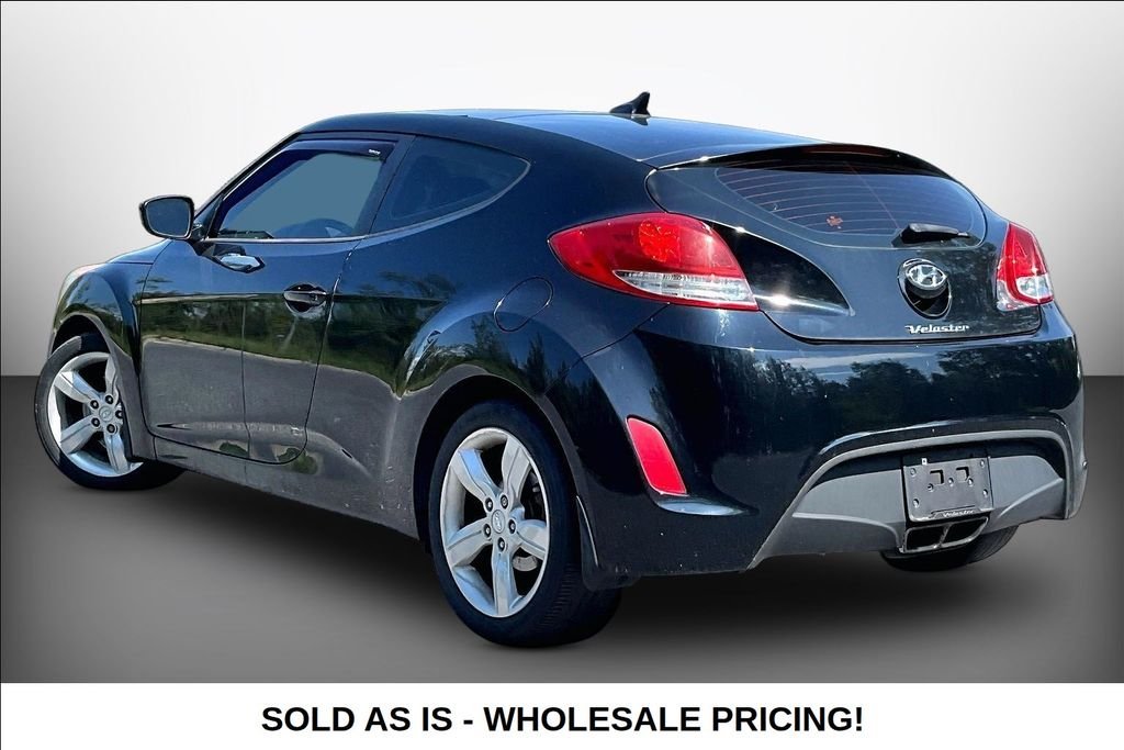 Used 2012 Black Hyundai Base image 4