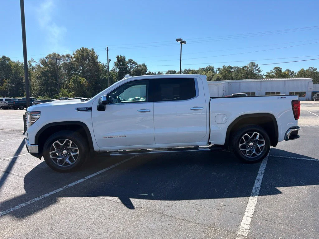 Used 2023 SUMMIT WHITE GMC SLT image 2