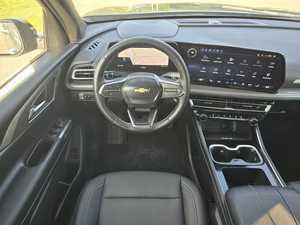 Used 2026 Sterling Gray Metallic Chevrolet FWD LT image 14