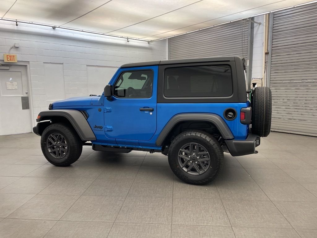 New 2026 Hydro Blue Pearl-Coat Exterior Paint Jeep Sport S image 5